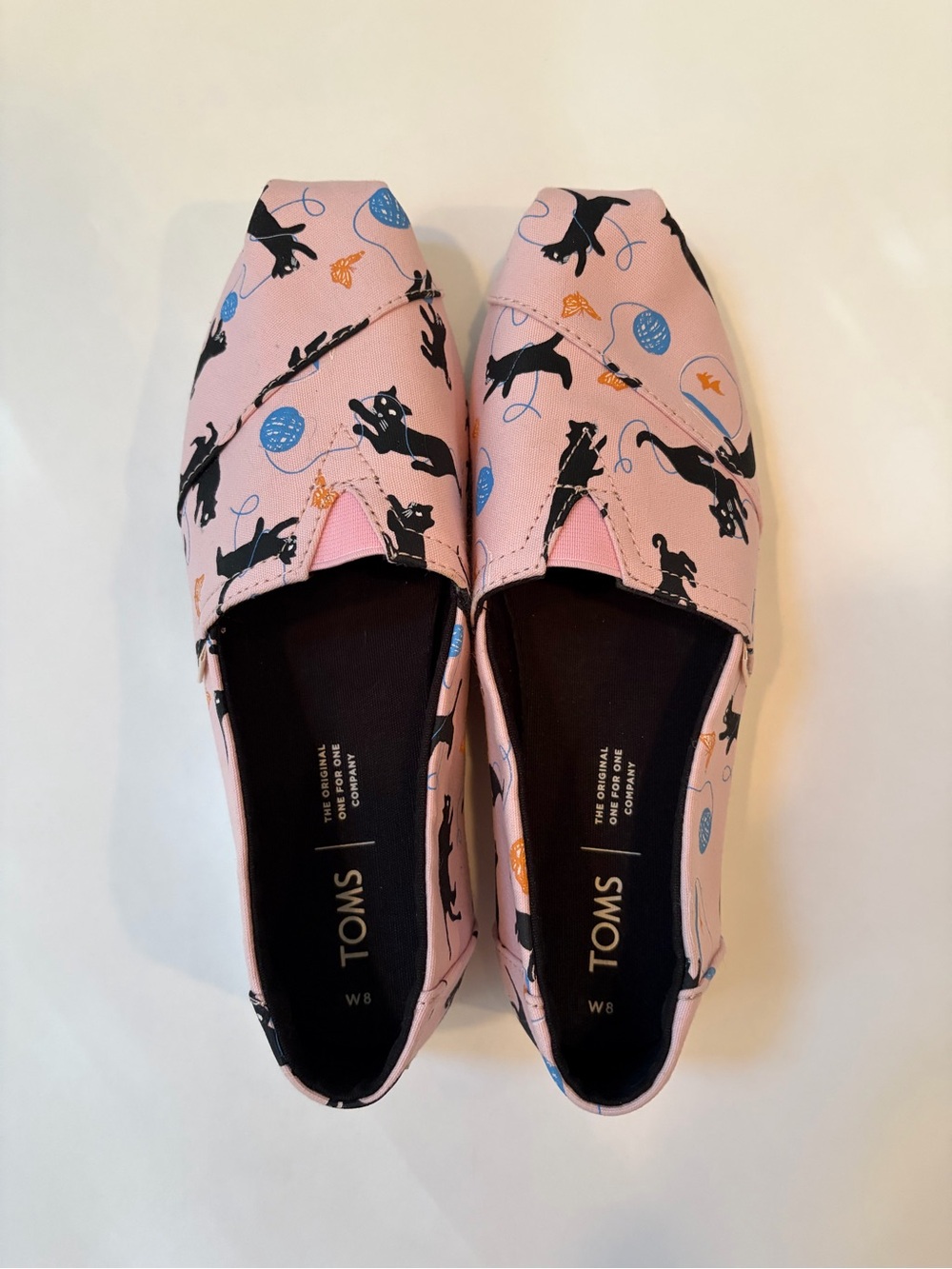 TOMS Alpargata Pink slip on shoes Cats and Yarn Size 8 EUC